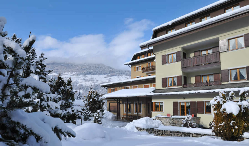 Meuble Sci Sport Hotel Bormio Exterior photo