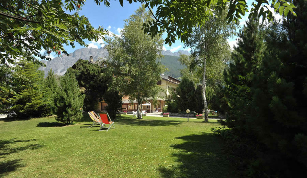 Meuble Sci Sport Hotel Bormio Exterior photo